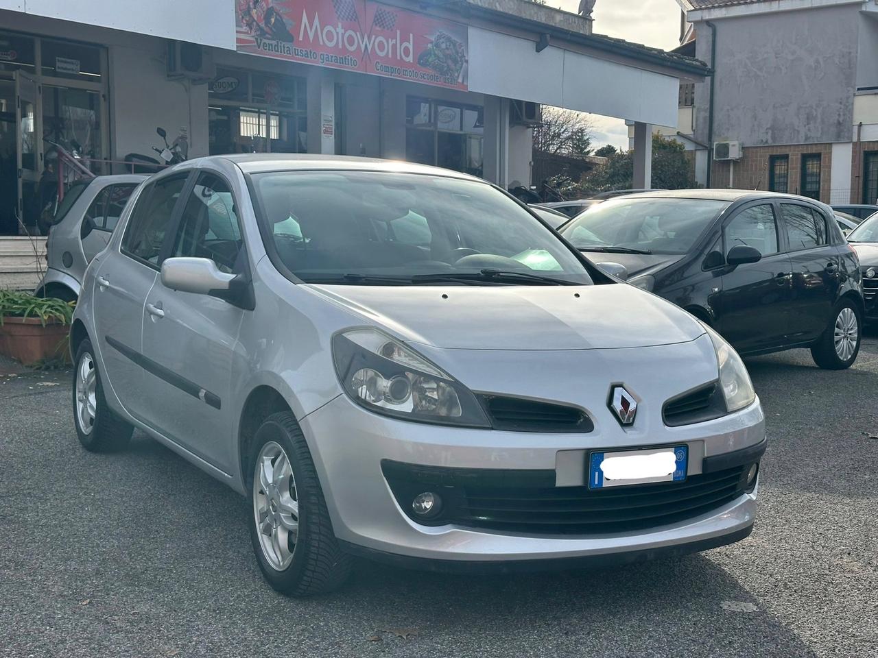 Renault Clio 1.6 benzina