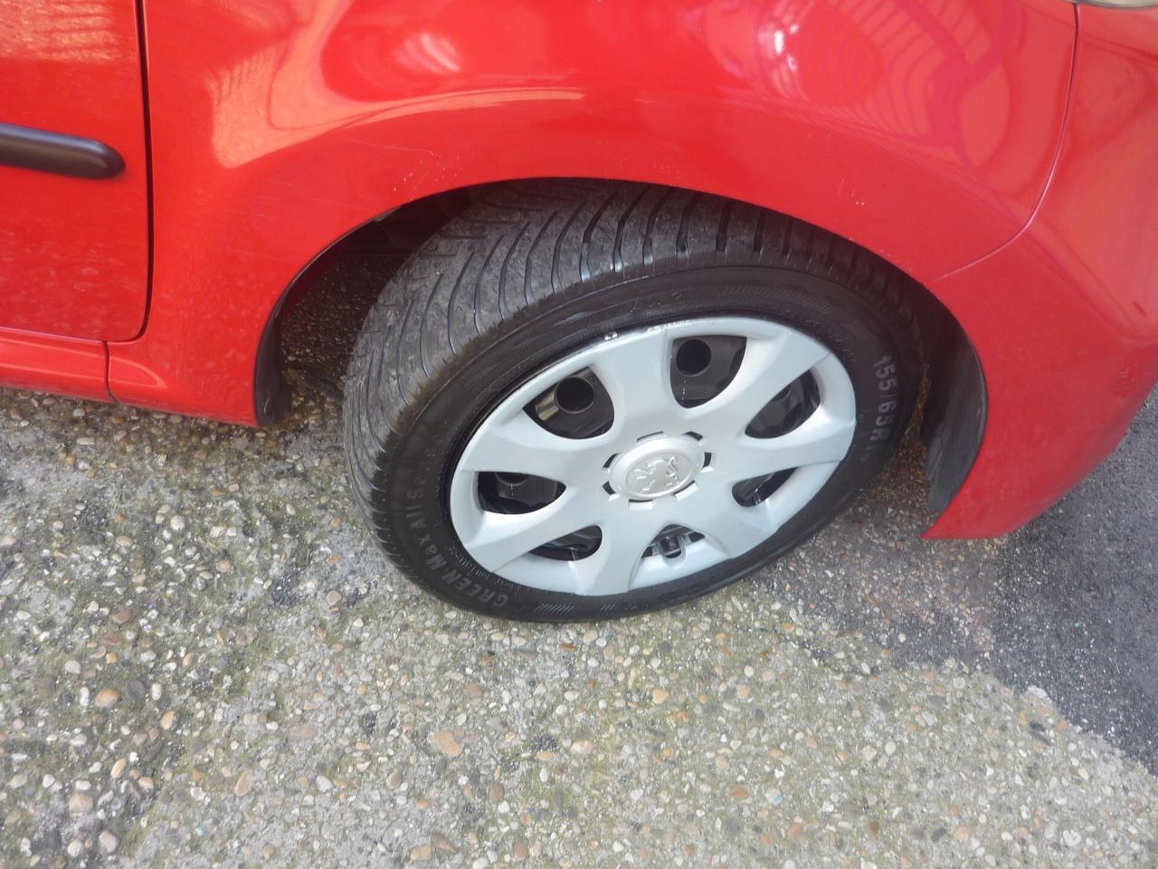 Peugeot 107 1.0 68CV 5p. Plaisir