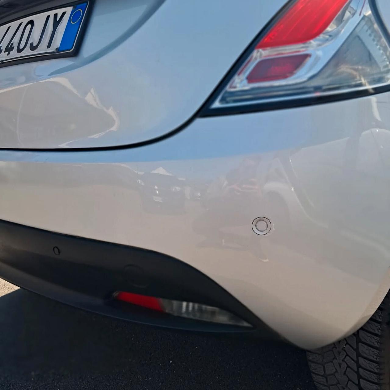 Lancia Ypsilon 1.2 69 CV 5 porte Gold