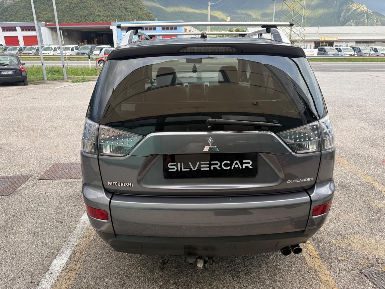 Mitsubishi Outlander 2.2 DI-D Instyle 7 p.ti DPF
