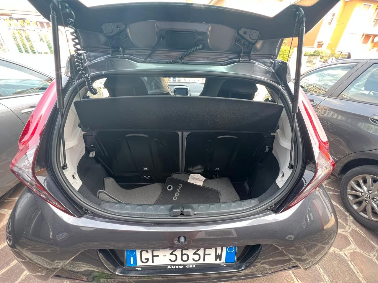 Toyota Aygo Connect 1.0 VVT-i 72 CV 5 porte x-play