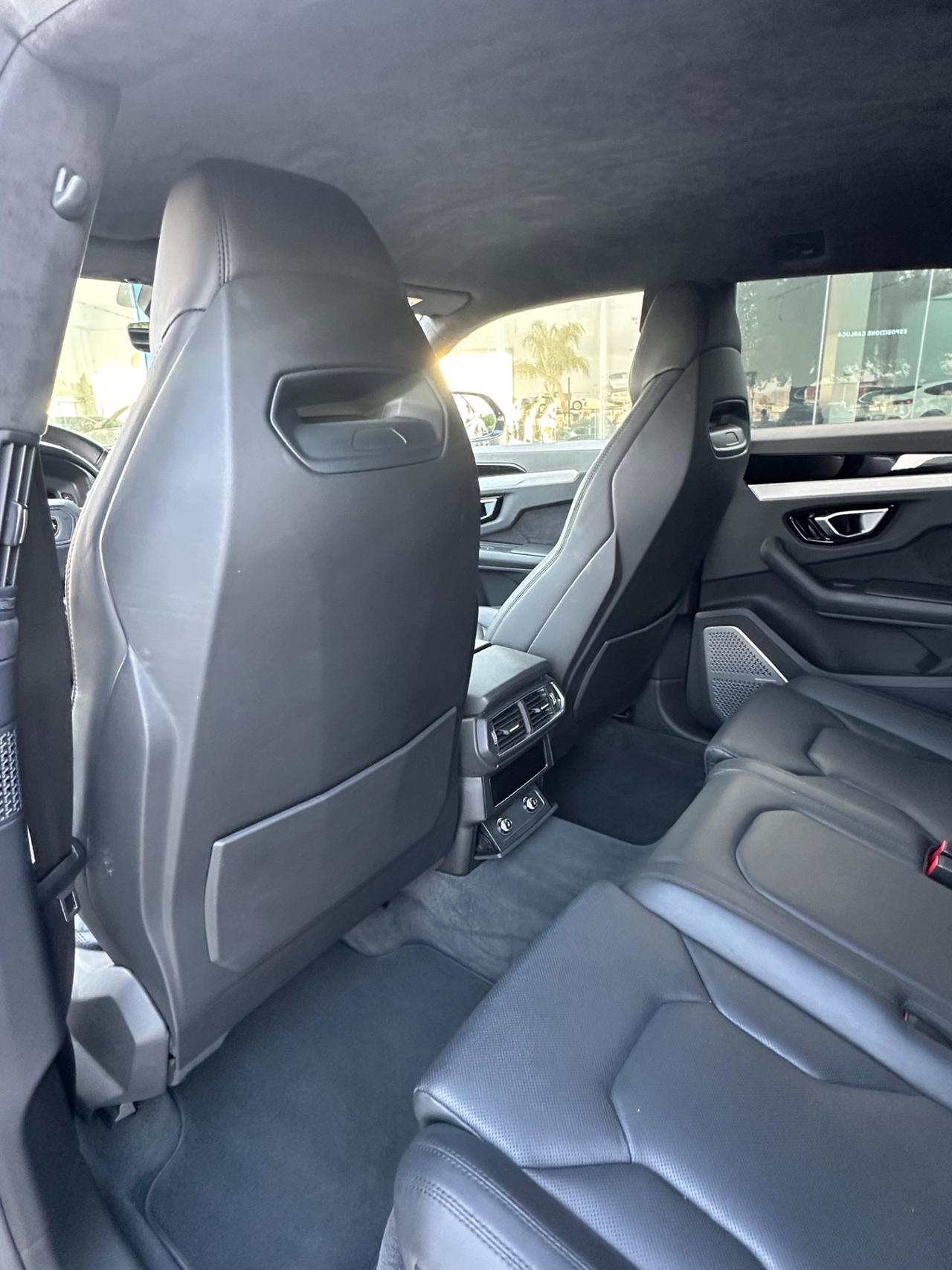 Lamborghini Urus 4.0 V8 auto possibilità noleggio no scoring