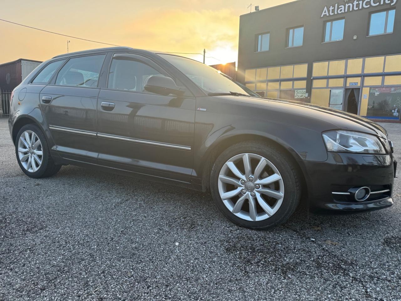 Audi A3 SPB 1.6 TDI 105 CV S-LINE