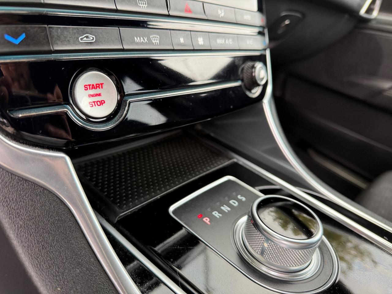Jaguar XE 2.0 R-Sport D Turbo