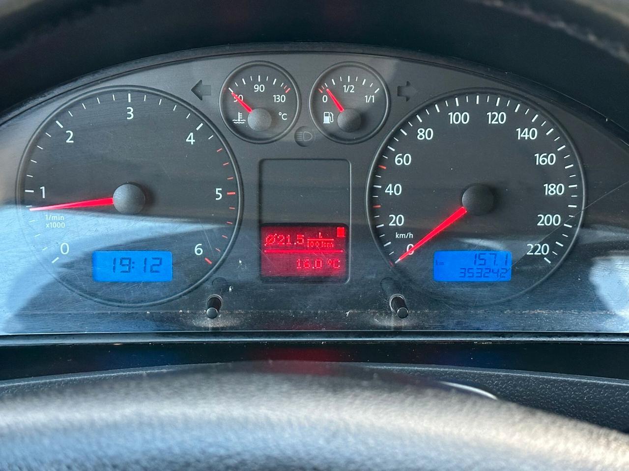 Volkswagen Transporter 2.5 TDI 131CV PC Kombi 9 posti