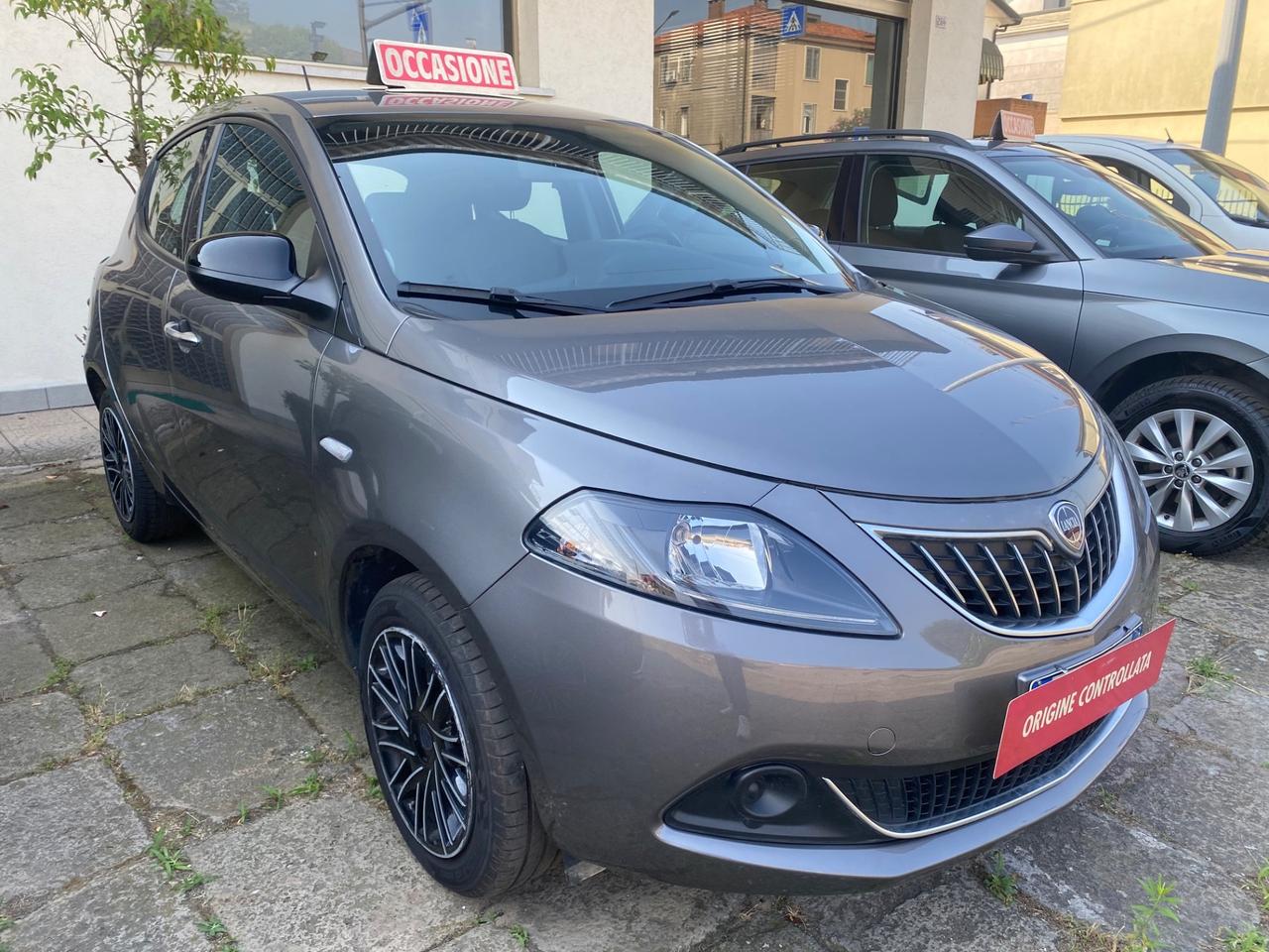 Lancia Ypsilon 1.0 FireFly 5 porte S&S Hybrid Silver Plus
