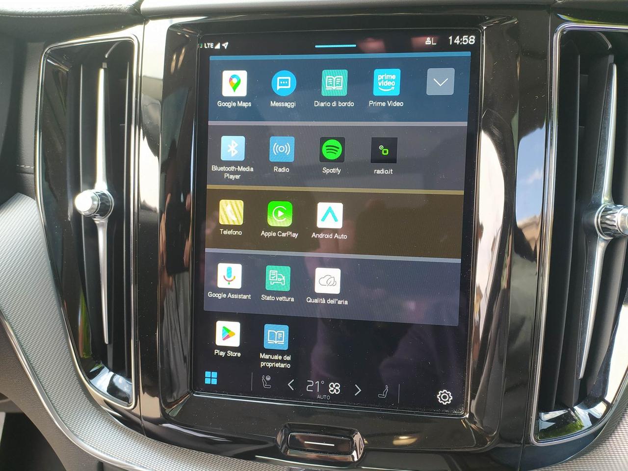 Volvo XC 60 2.0 T6 Recharge PHEV Ultimate Dark