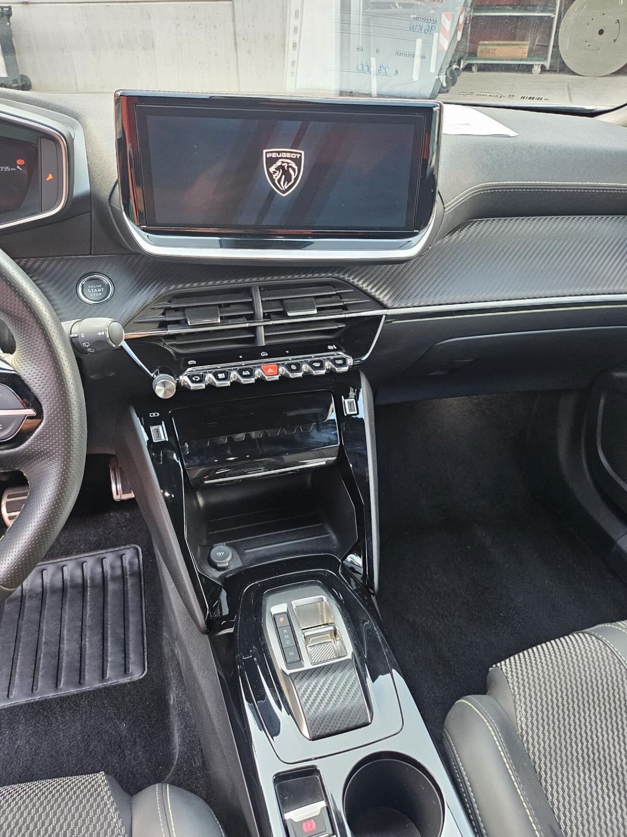 Peugeot 2008 PureTech 130 S&S EAT8 GT