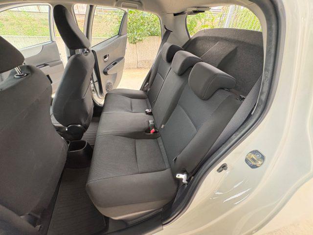 TOYOTA Yaris 1.5 Hybrid 5 porte AUTOMATICA OK NEOPATENTATI