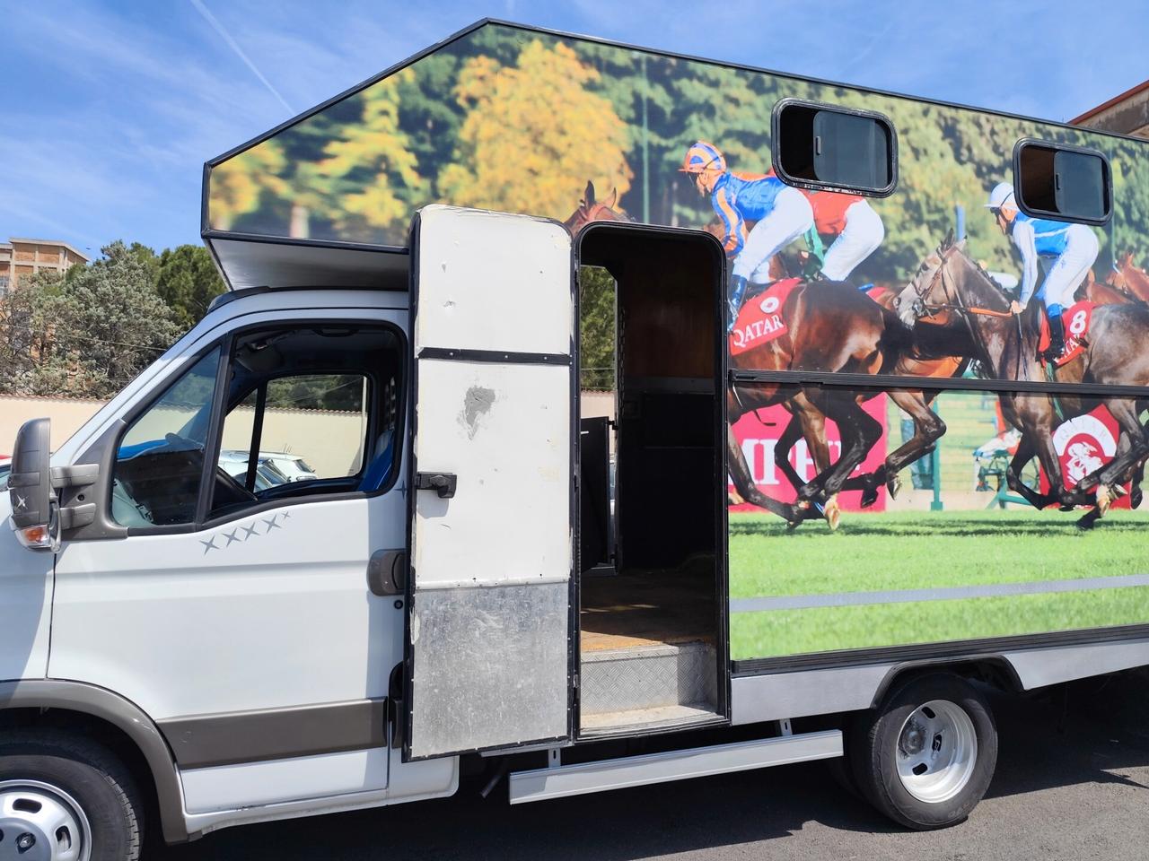 Iveco Trasporto cavalli 35c14