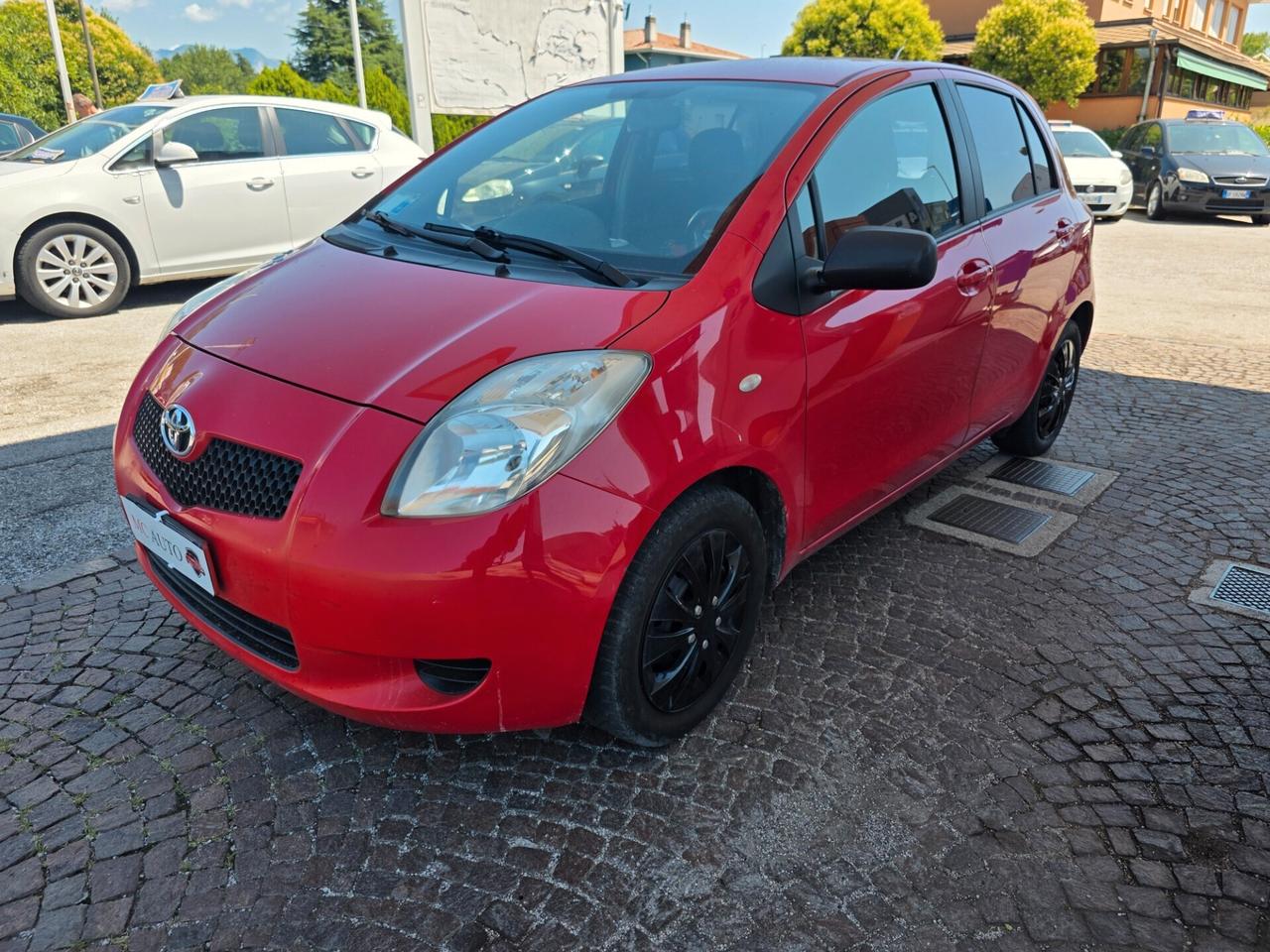Toyota Yaris 1.0 5 porte con 250.000km Neopatentati ok