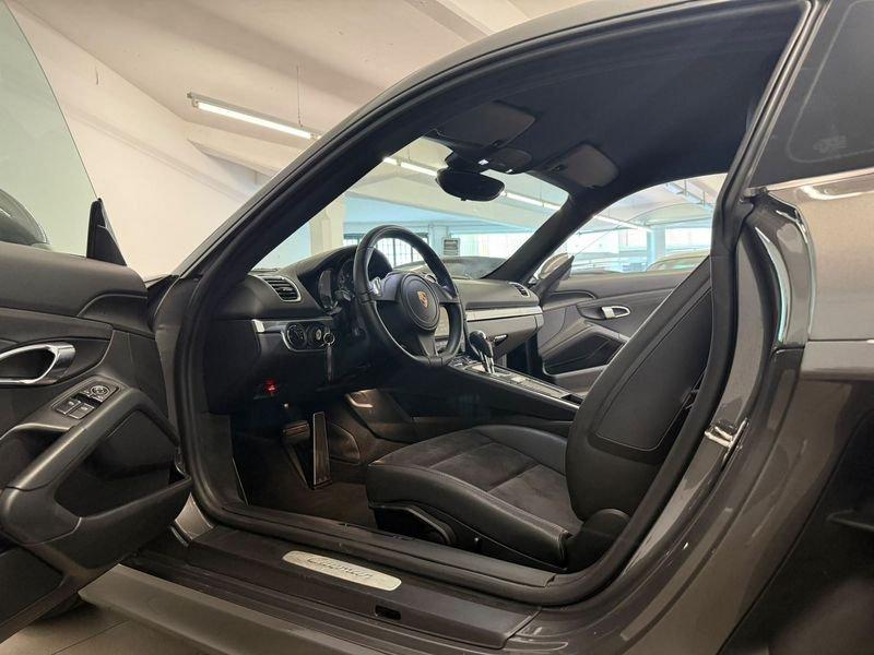Porsche Cayman 2.7