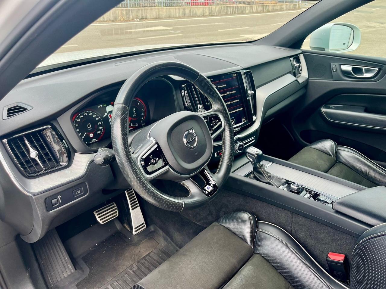 Volvo XC60 2.0d 4x4 R-Design 2018 139.000km perfetta