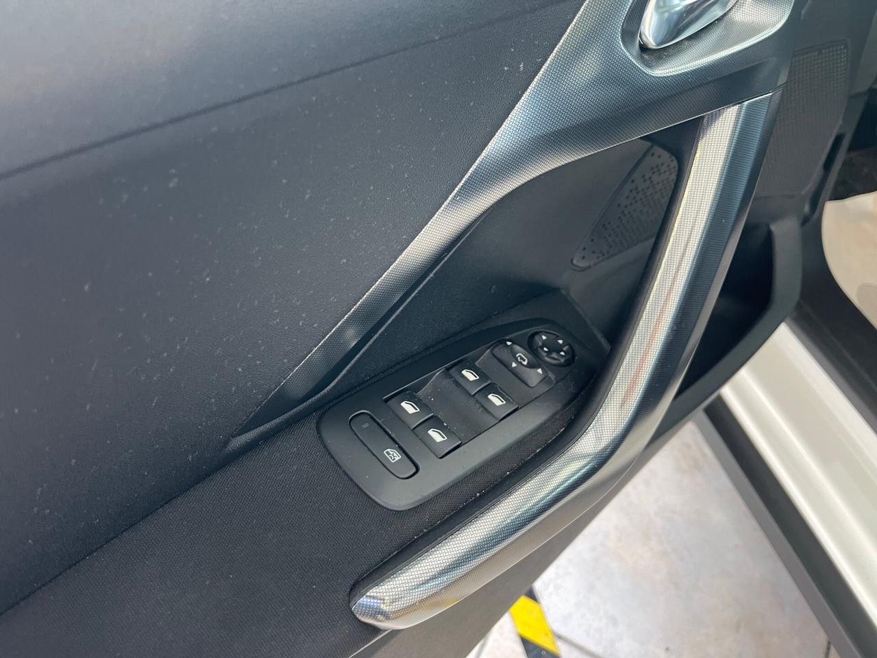 Peugeot 2008 1.6 e-HDi 92 CV Stop&Start Allure