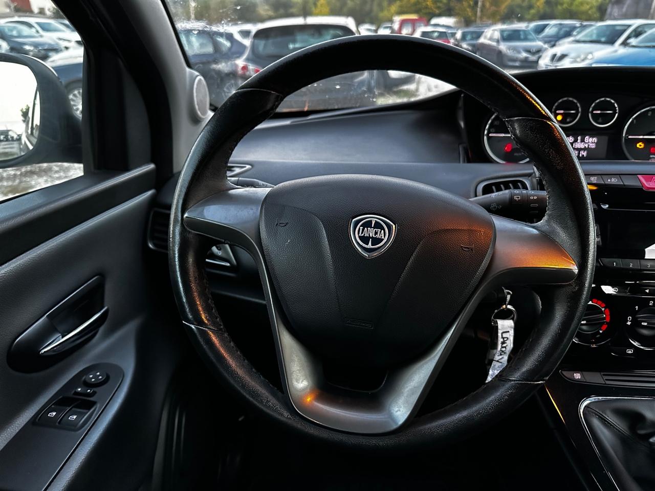 Lancia Ypsilon 1.3 MJT 16V 95 CV 5 porte S&S Silver