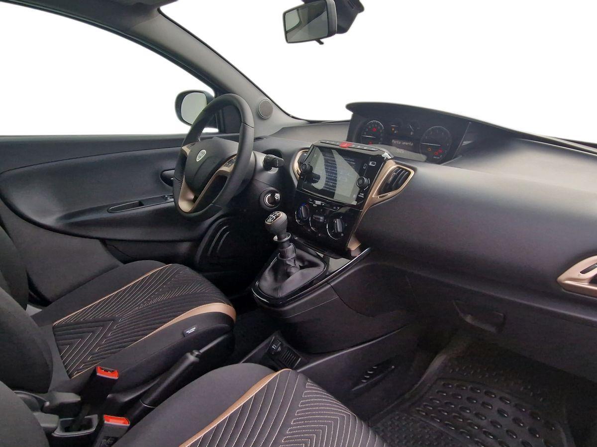 KM0 - LANCIA YPSILON 1.0 IBRIDO ALBERTA FERRETTI