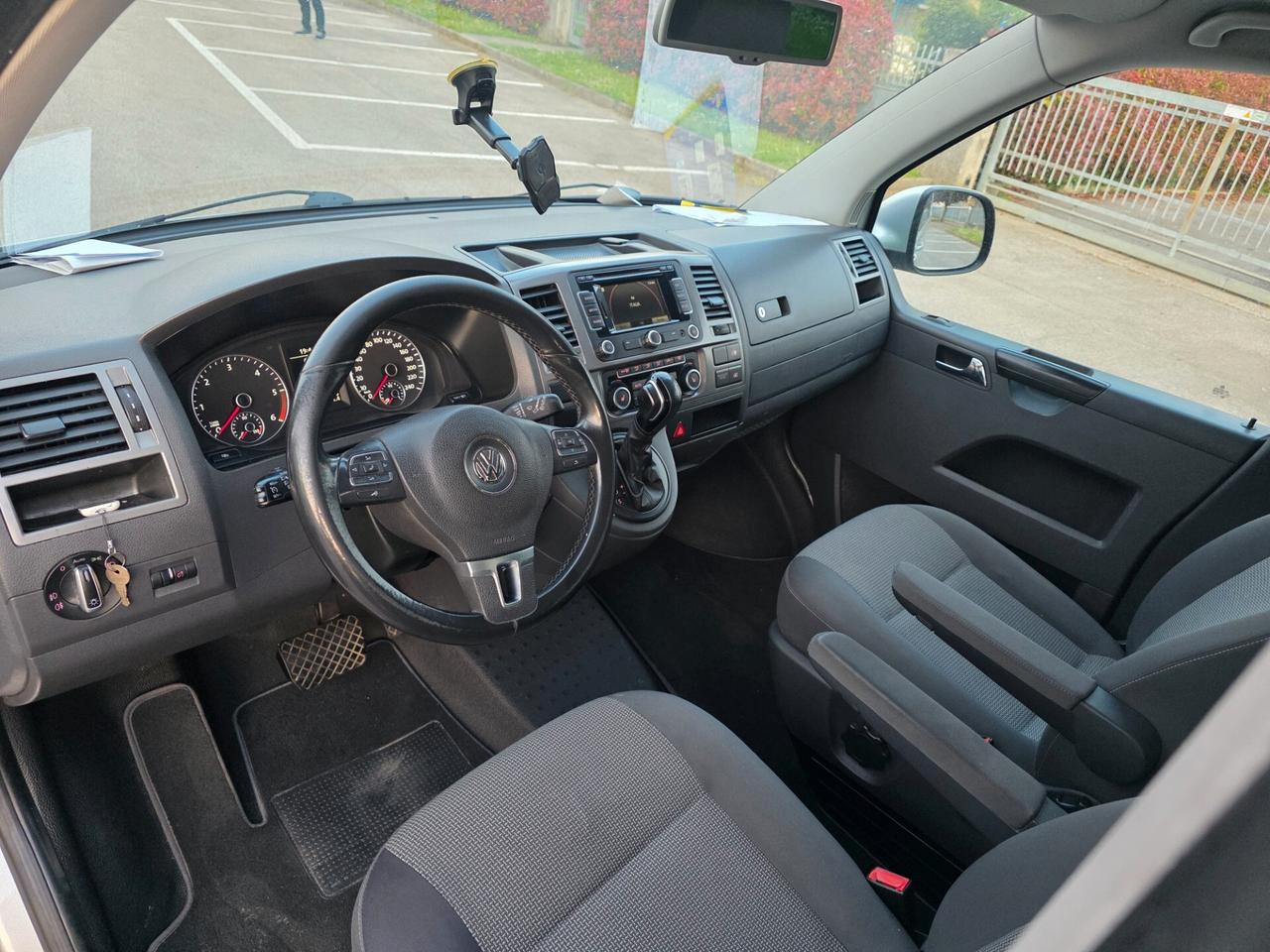 Volkswagen Caravelle 2.0 BiTDI 180CV DSG Highline