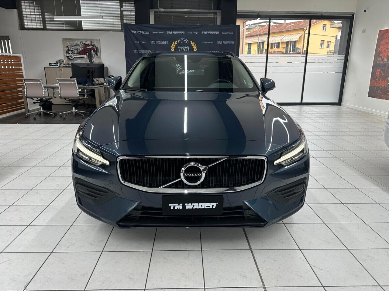 Volvo V60 2.0 d3 Momentum Business auto my21