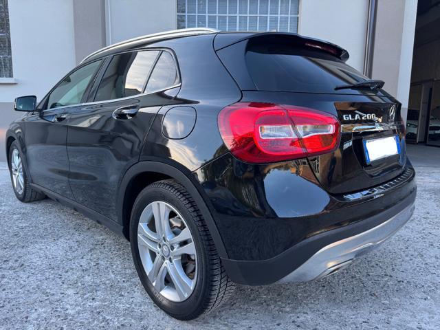 MERCEDES-BENZ GLA 200 CDI Automatic Premium