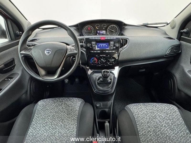 Lancia Ypsilon 1.0 FireFly 5 porte S&S Hybrid Ecochic Silver