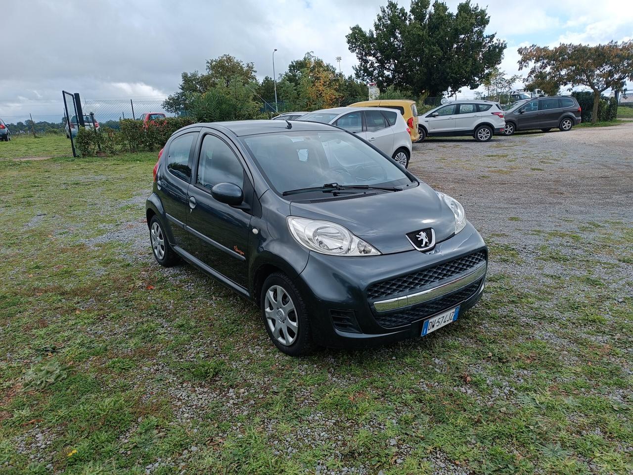 Peugeot 107 1.0 68CV 5p. Sweet Years automatico