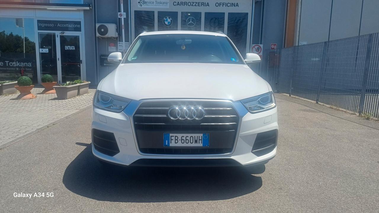 Audi Q3 2.0 TDI 150 CV S-Line Esterno