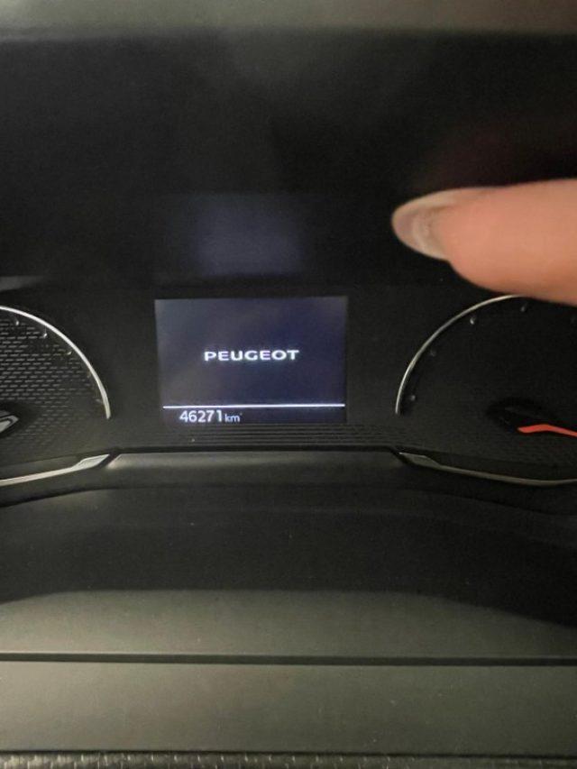 PEUGEOT 2008 PureTech 100 S&S Allure Pack