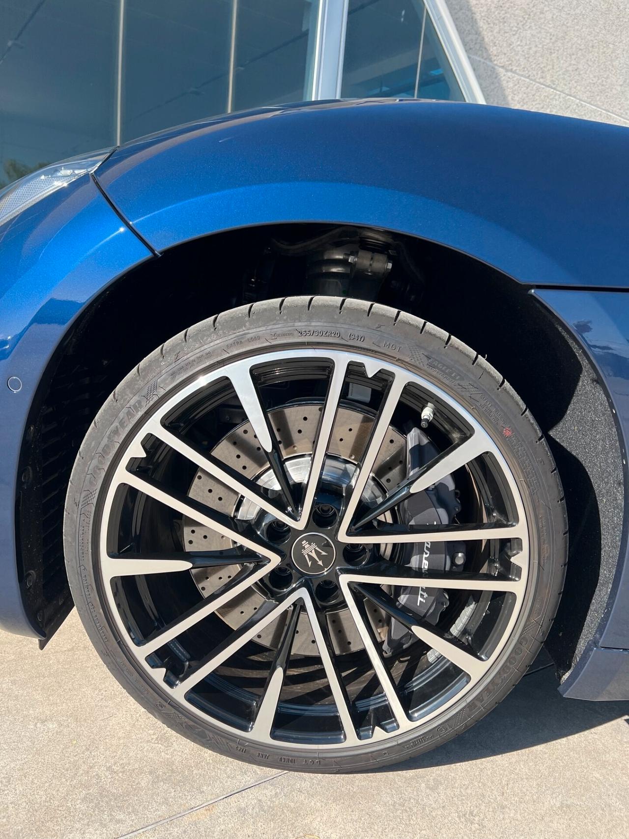 Maserati GranCabrio V6 490 CV AWD possibilità noleggio no scoring