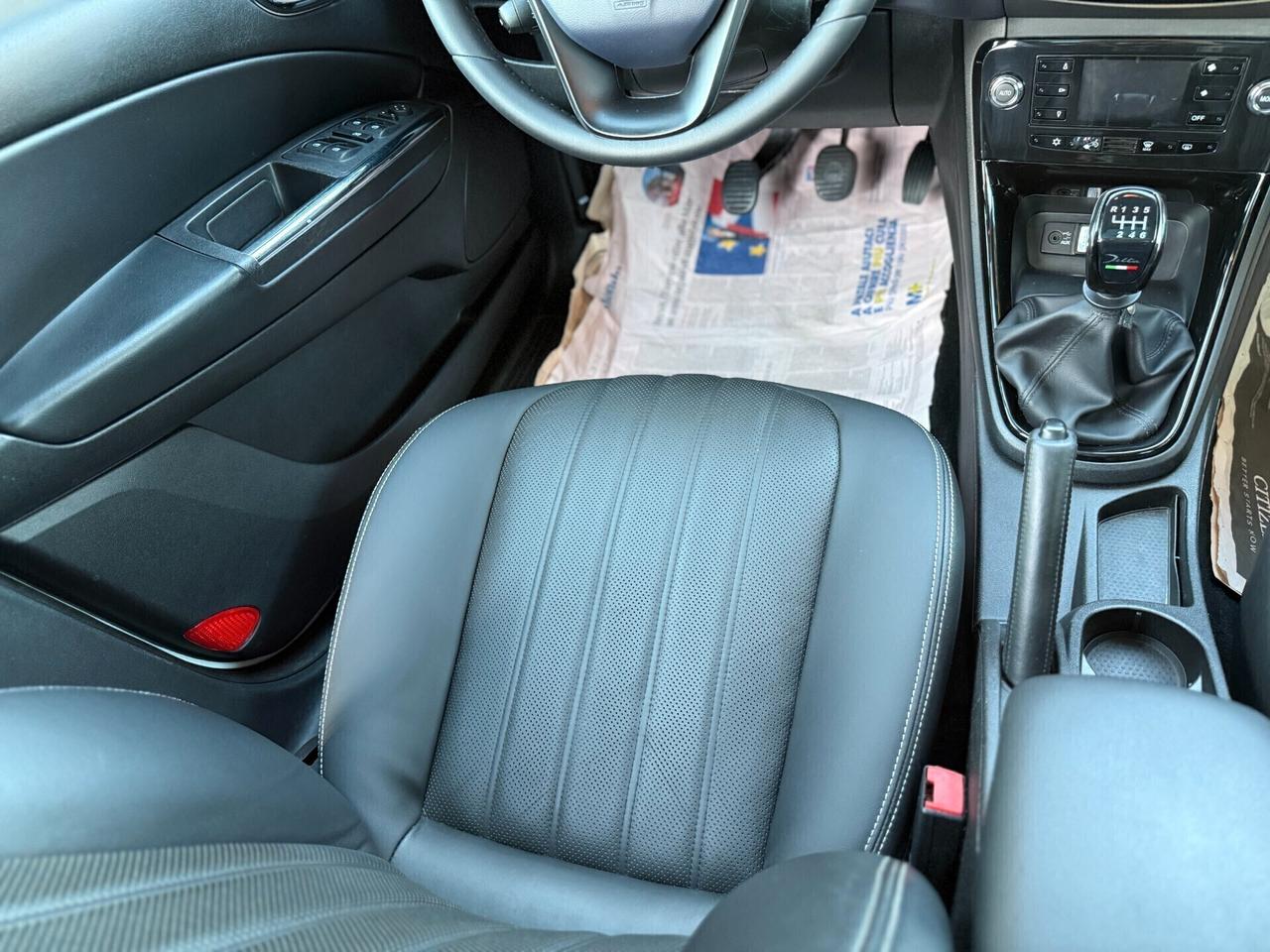 Lancia Delta 1.4 T-Jet 120 CV Gold Ecochic GPL,tetto apribile,pelle,cerchi 17,cruise control,comandi al volante,blu&me,sensori di parcheggio,full