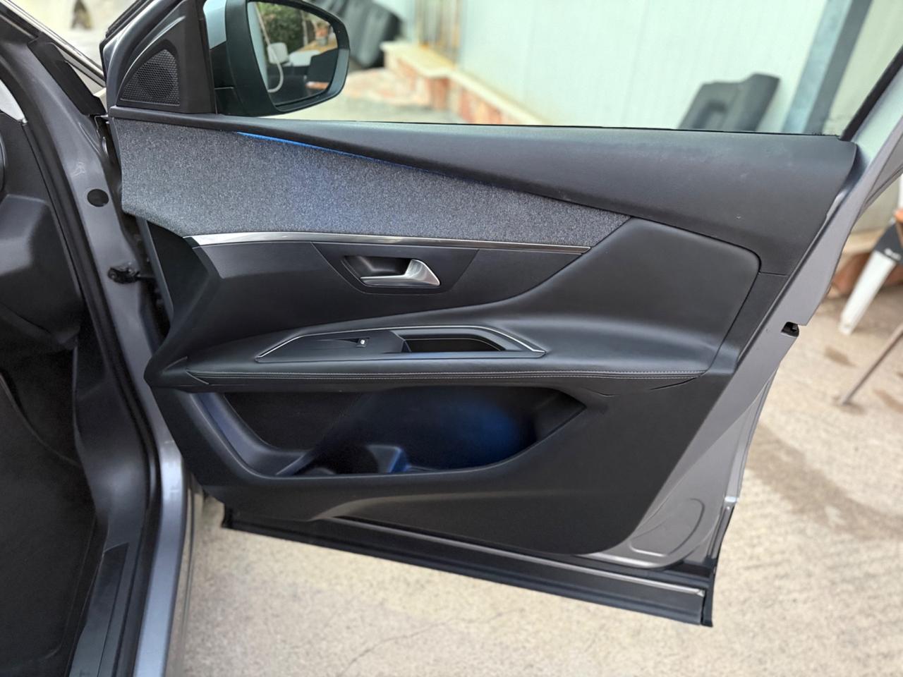 Peugeot 3008 BlueHDi 120 Allure KM CERTIF
