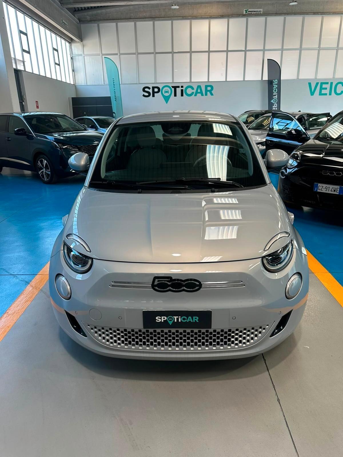 Fiat 500 500e Berlina 42 kWh La Prima II km 0