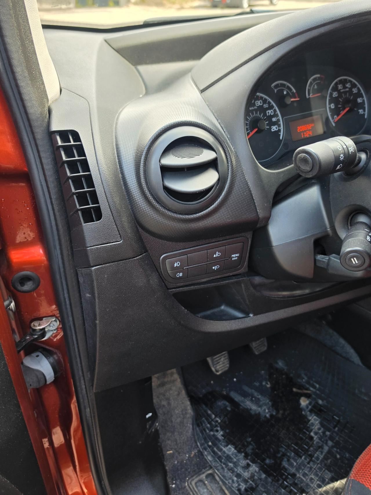 Fiat Qubo 1.3 MJT 95 CV Trekking