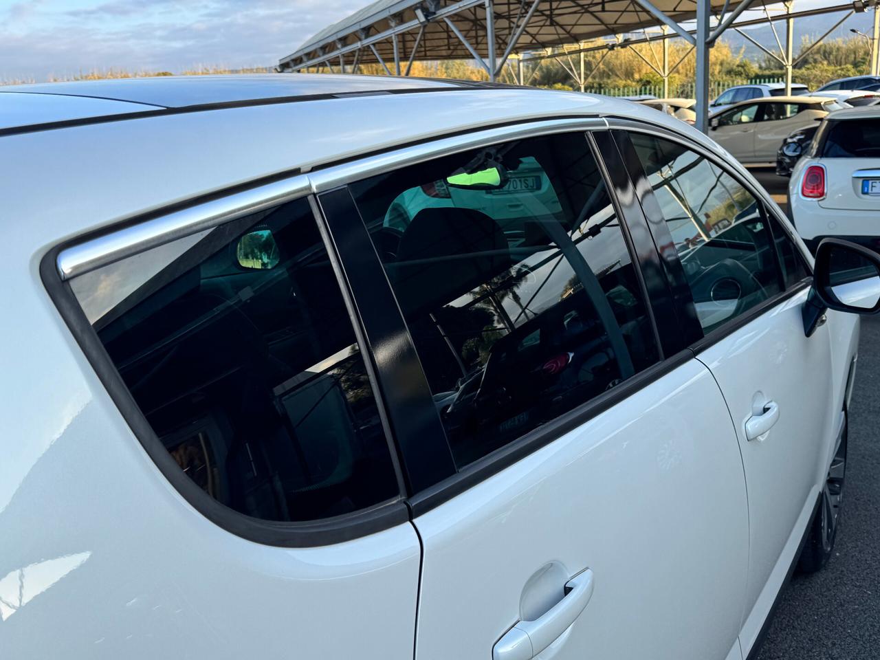 Peugeot 3008 1.6 HDi 115CV Allure