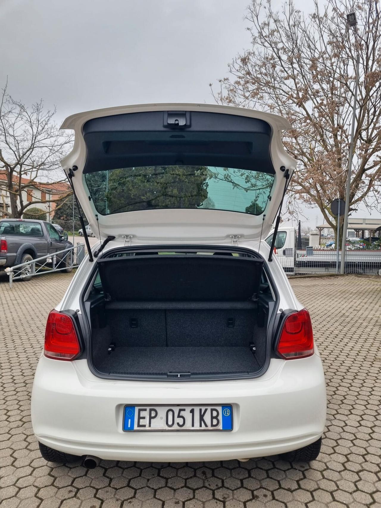 Volkswagen Polo 1.4 5 porte Highline - Neopatentati