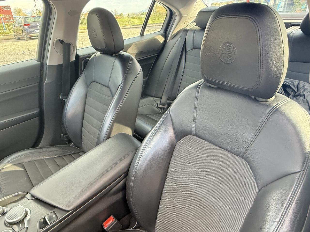 ALFA ROMEO GIULIA 180cv AT8 AWD NAVI LED XENON