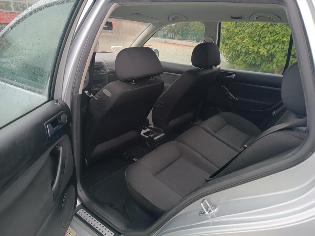 Volkswagen Golf 1.4 16V cat 5 porte