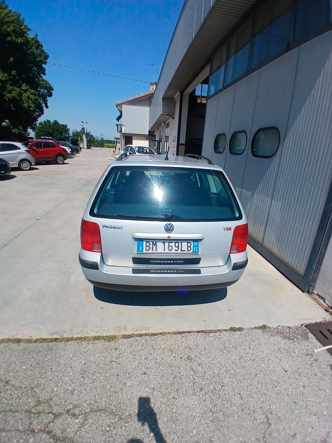 Volkswagen Passat 1.9 TDI/115 CV cat Variant C.line vista e piaciuta !!