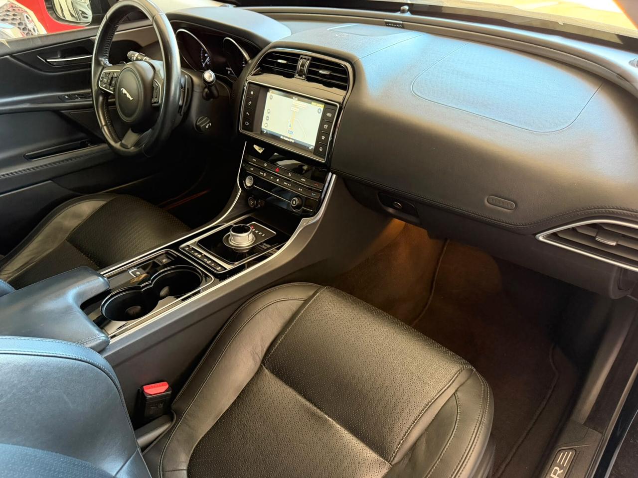 Jaguar XE 2.0 D Turbo aut. Portfolio