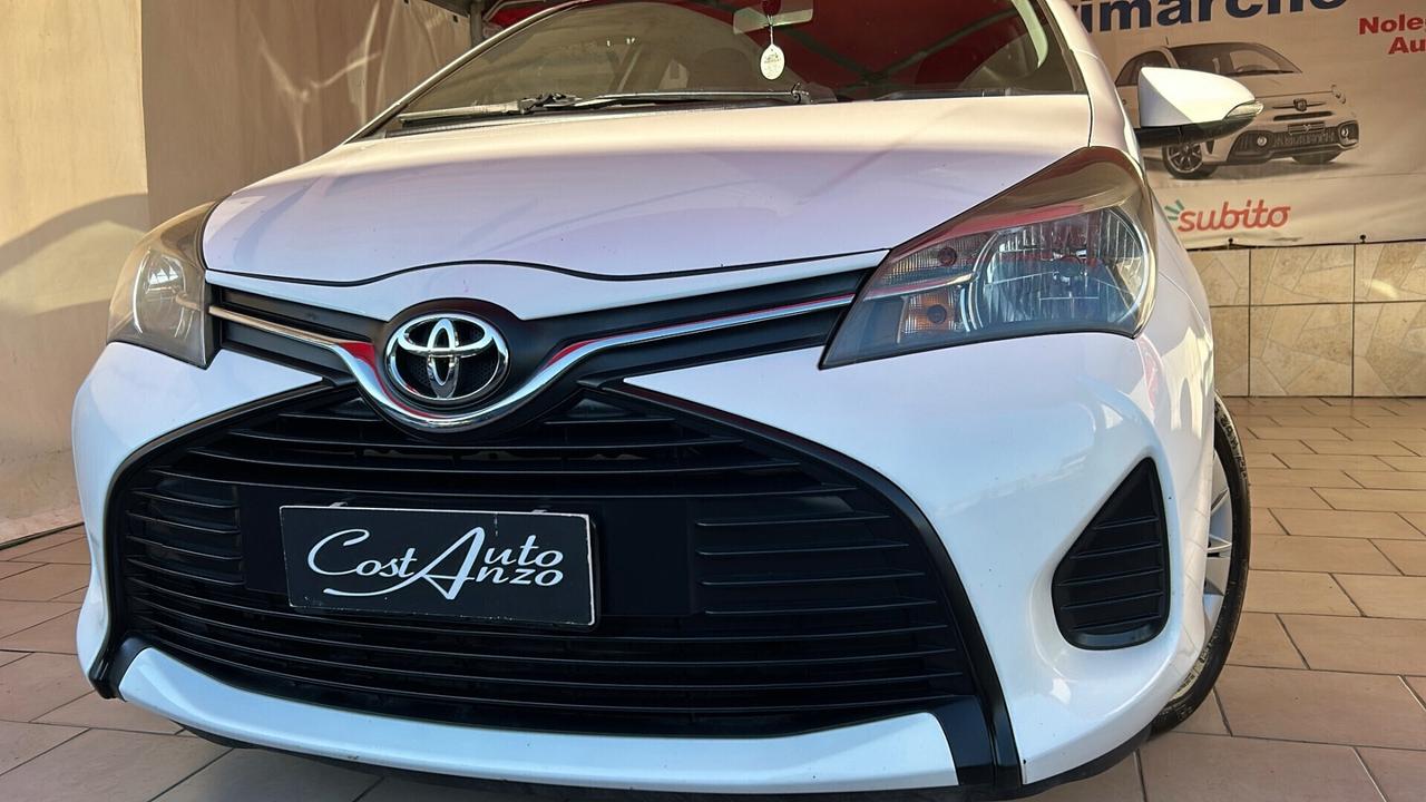 Toyota Yaris 1.4 D-4D Lounge 2015 DA VETRIN A