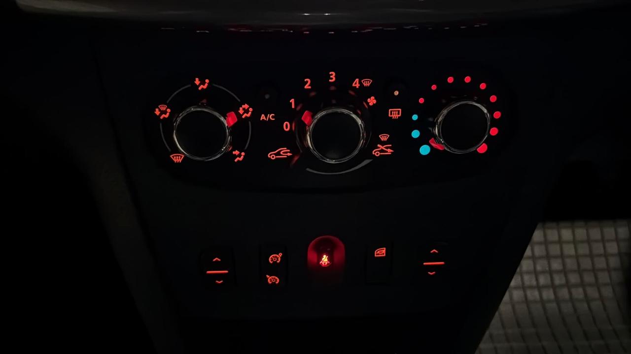 DACIA SANDERO DEL 2016 EURO 6B CAMBIO AUTOMATICO
