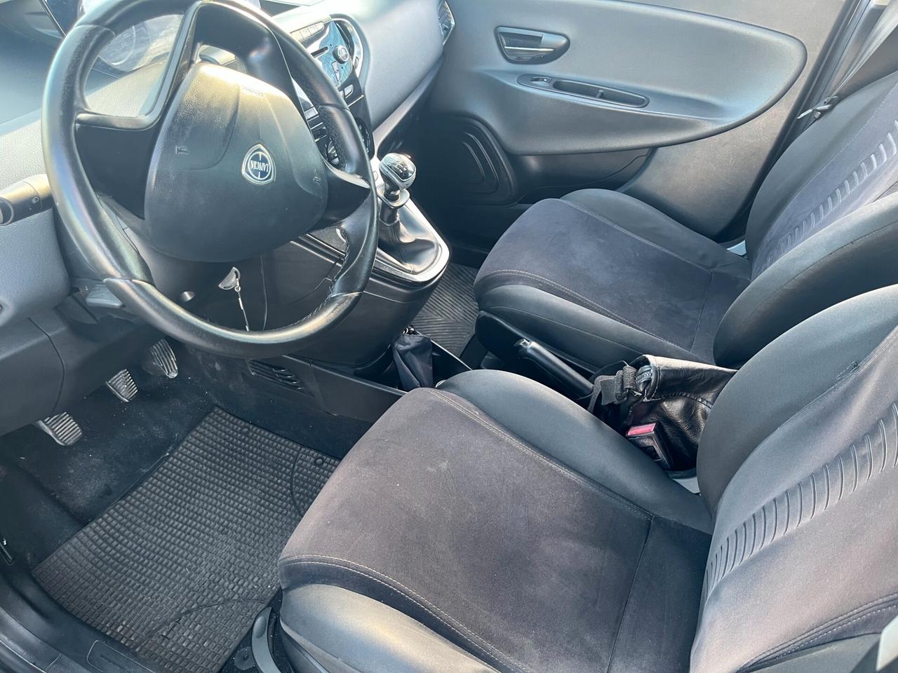 SPLENDIDA Lancia Ypsilon 1.2 Benz/GPL Casa Madre Block Shaf