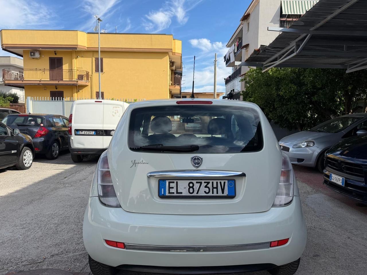 Lancia Ypsilon 1.3 MJT 75 CV Unyca