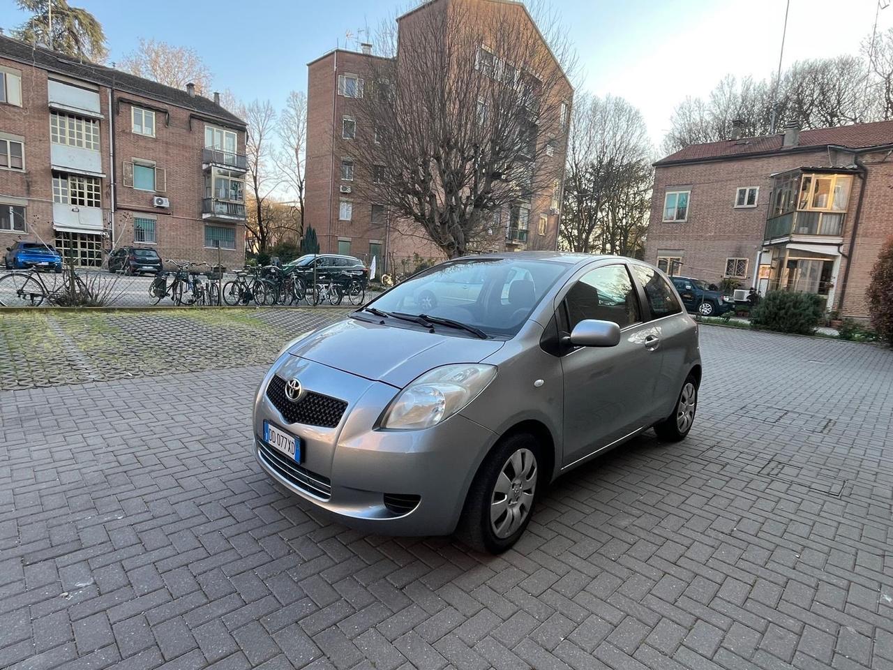 Toyota Yaris 1.0 3 porte