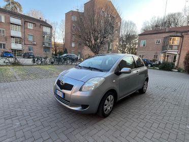 Toyota Yaris 1.0 3 porte