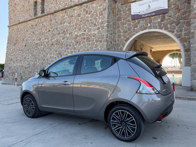 LANCIA Ypsilon GOLD+NAVI CARPLAY+SENSORI+LED