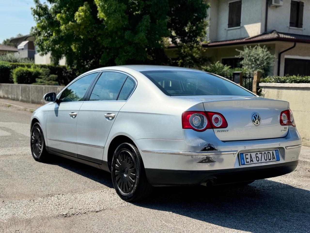 Volkswagen Passat 1.6 TDI DPF Comf. BlueM. Tech.