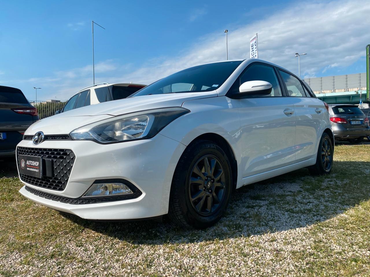 HYUNDAI - i20 - 1.2 GPL 5p. Blackline - NEOPATENTATI - FINANZIABILE - PERMUTE
