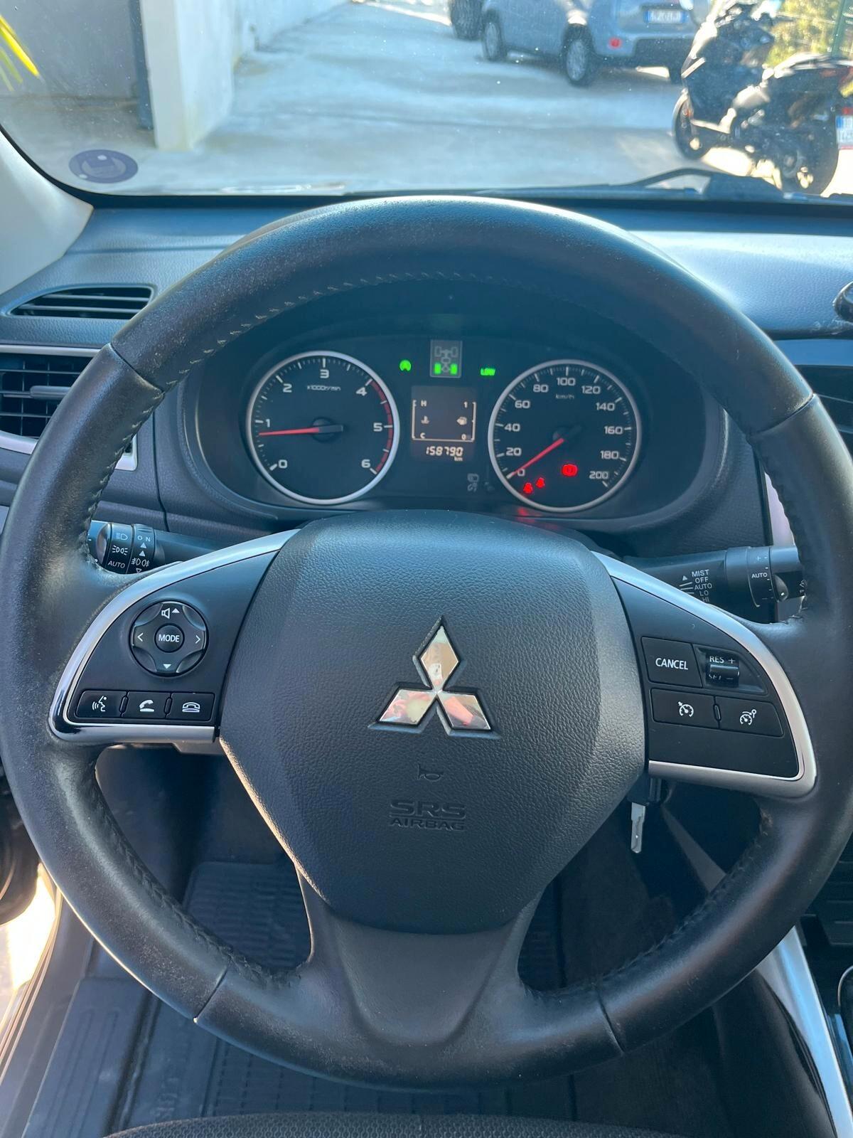 Mitsubishi L200 2.4 DI-D/181CV Double Cab Intense Hp Mivec