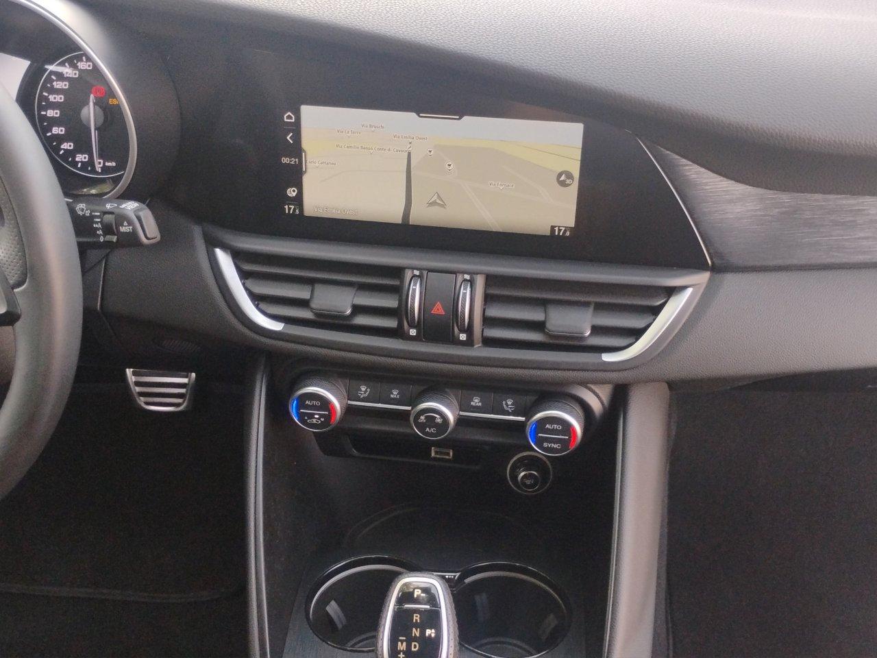 Alfa Romeo Giulia 2.2 t Super.160cv .NAVI.TELECAMERA