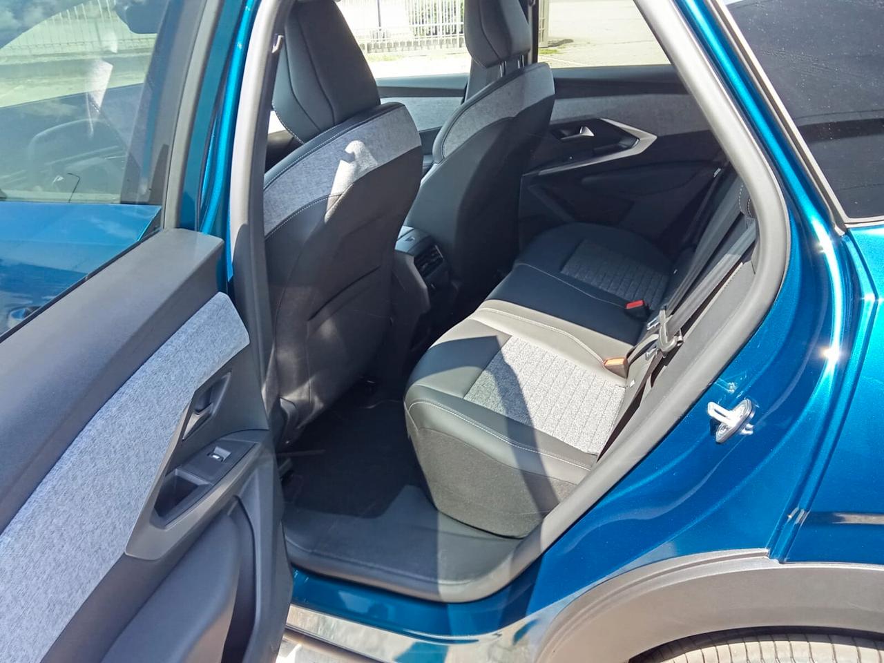 Peugeot 3008 Hybrid 145 e-DCS6 Allure Business